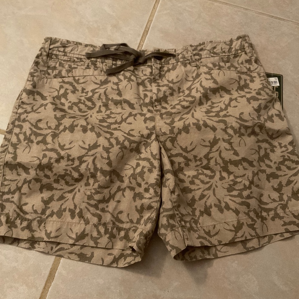 Lauren Ralph Lauren Camouflage Cotton Women’s Shorts size 8 *NWT*
